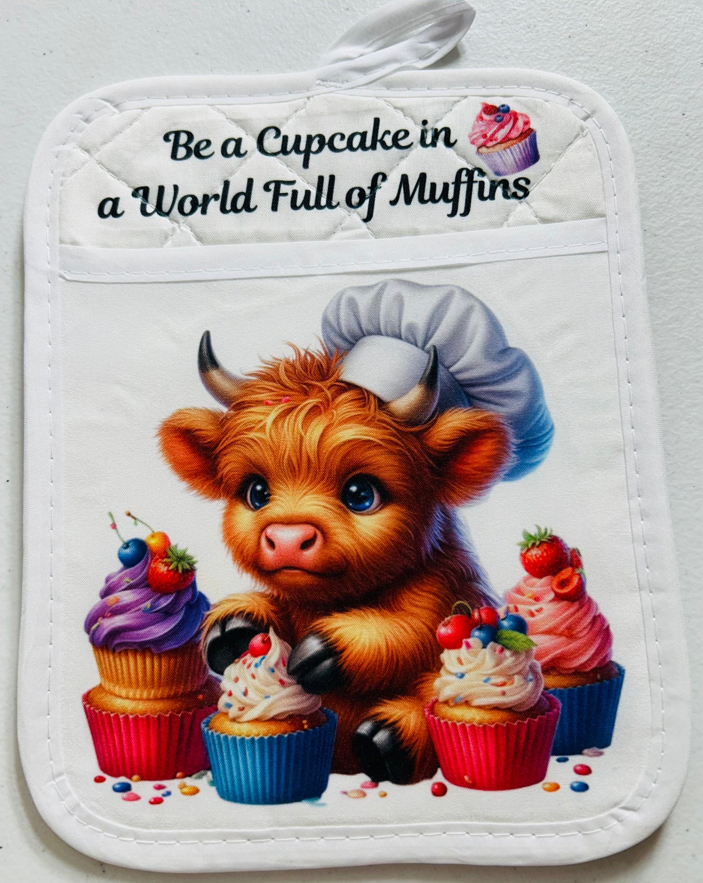 POT HOLDER - HIGHLAND COW BE A CUPCAKE