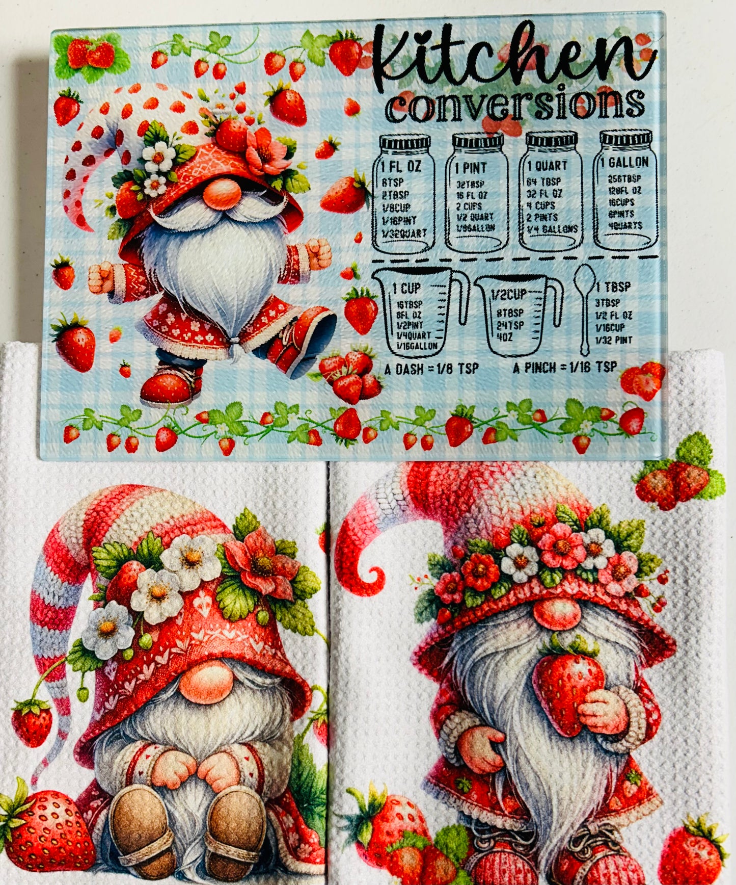 KITCHEN SET - GNOME FRUIT STRAWBERRIES (3 PIECE)