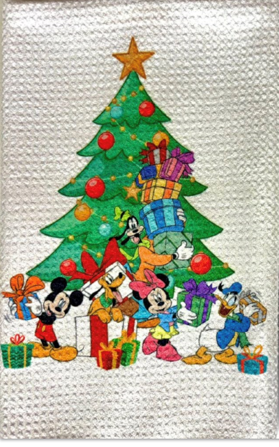 TOWELS - CHRISTMAS MICKEY & FRIENDS PRESENTS