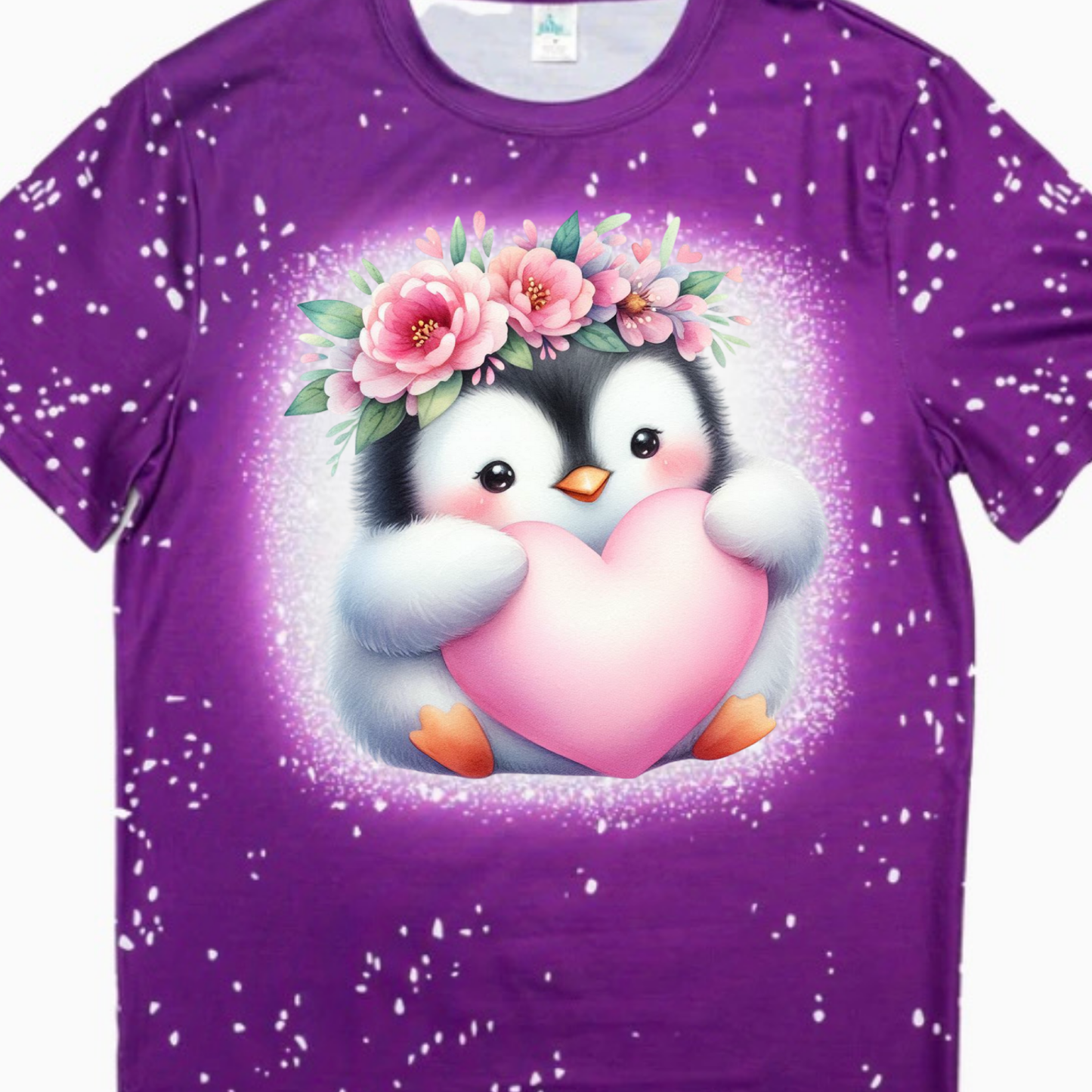 T-Shirts Faux Bleached - PENQUIN HOLDING HEART