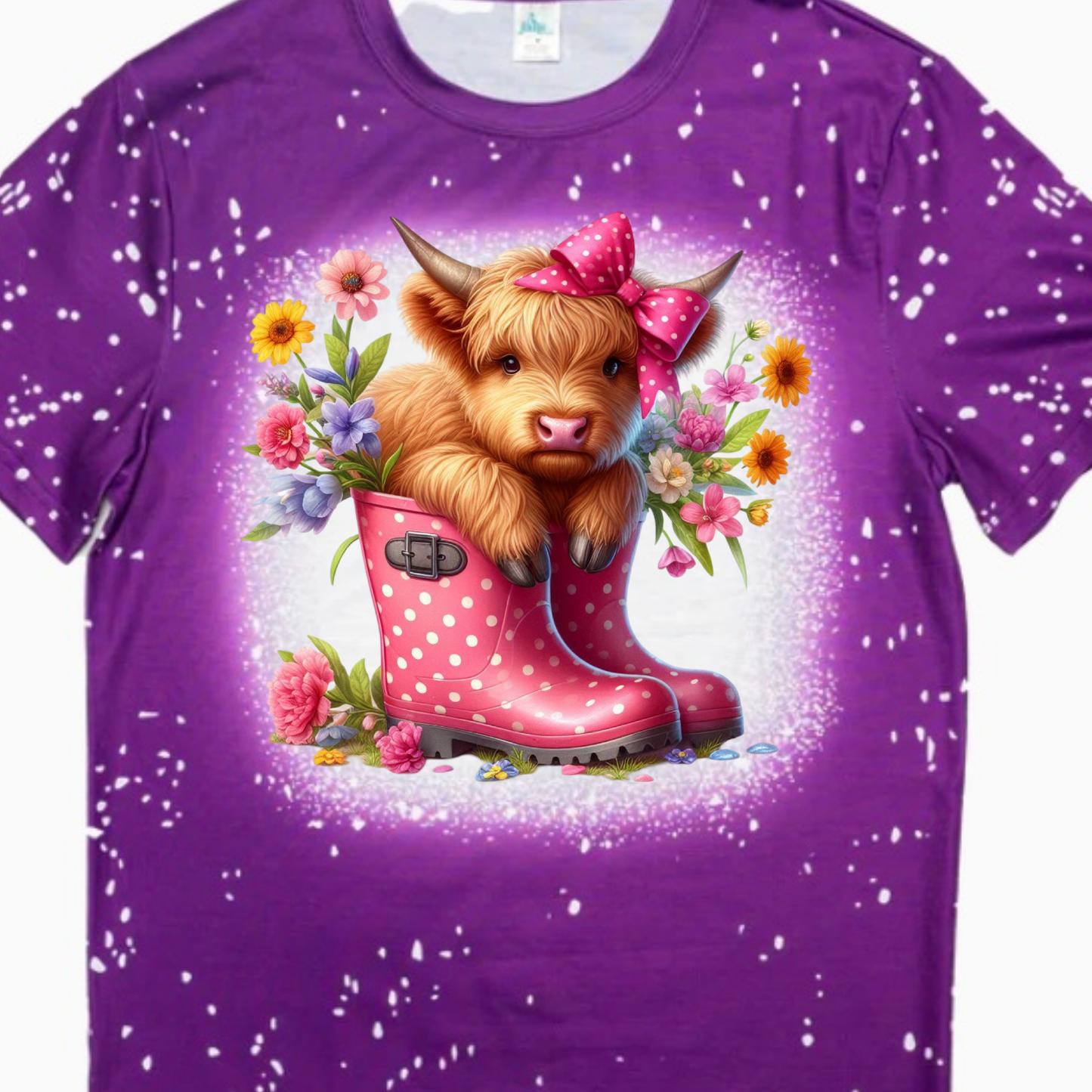 T-Shirts Faux Bleached - HIGHLAND COW IN BOOTS