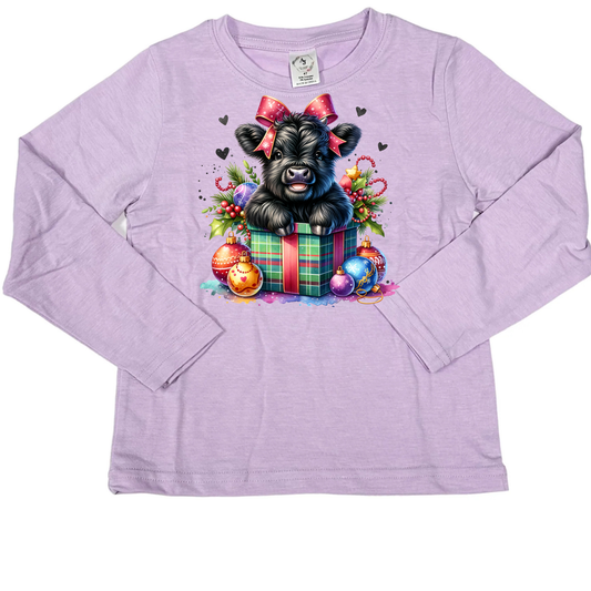 LONG SLEEVE - CHRISTMAS HIGHLAND COW PRESENT