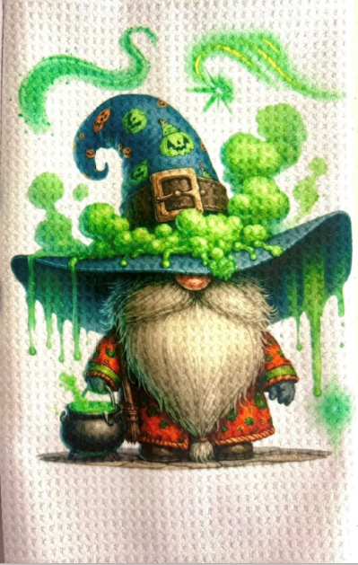 TOWELS - HALLOWEEN GNOME GREEN HAT