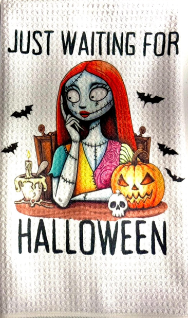 TOWELS - HALLOWEEN JUST WAITING FOR HALLOWEEN SALLY