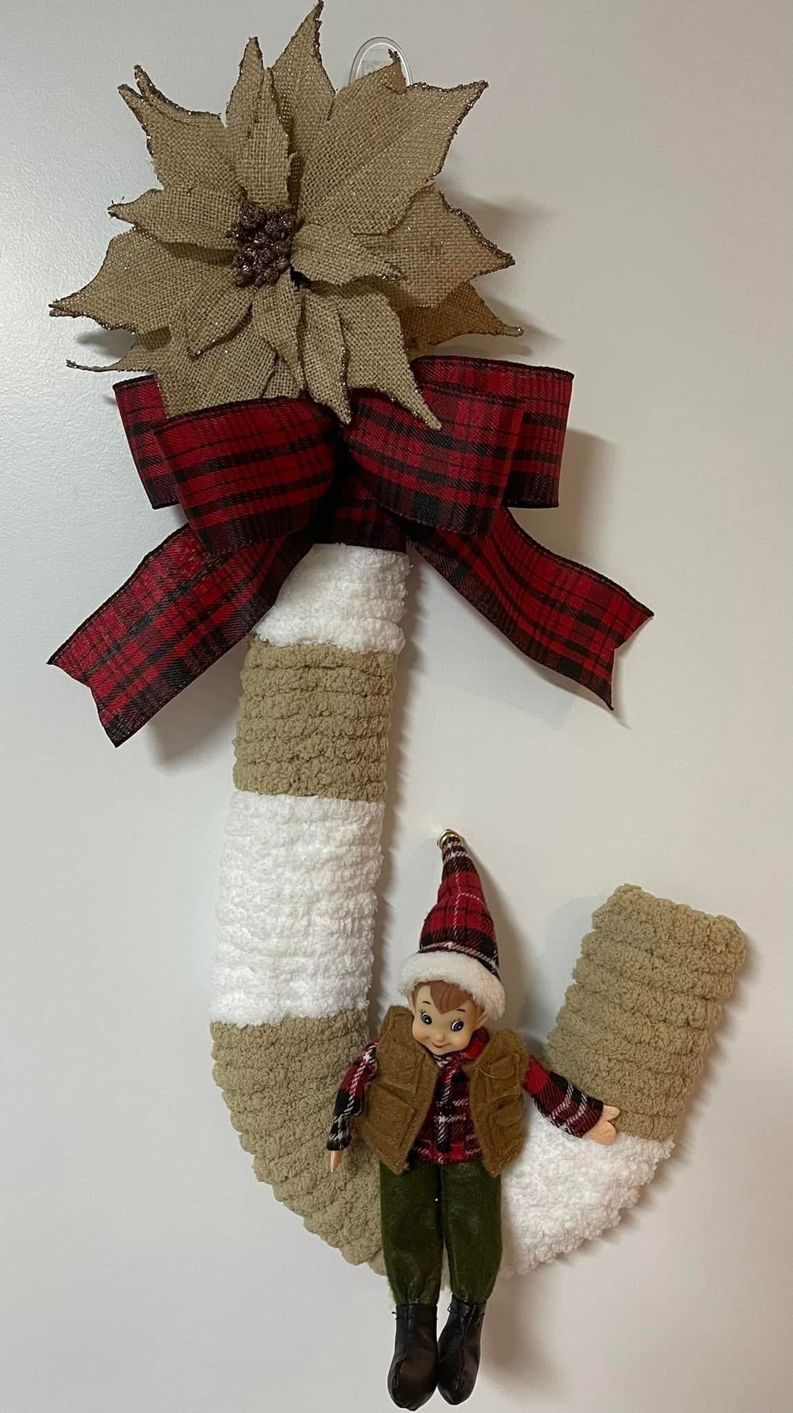 Christmas - Candy Cane with Hunting Elf