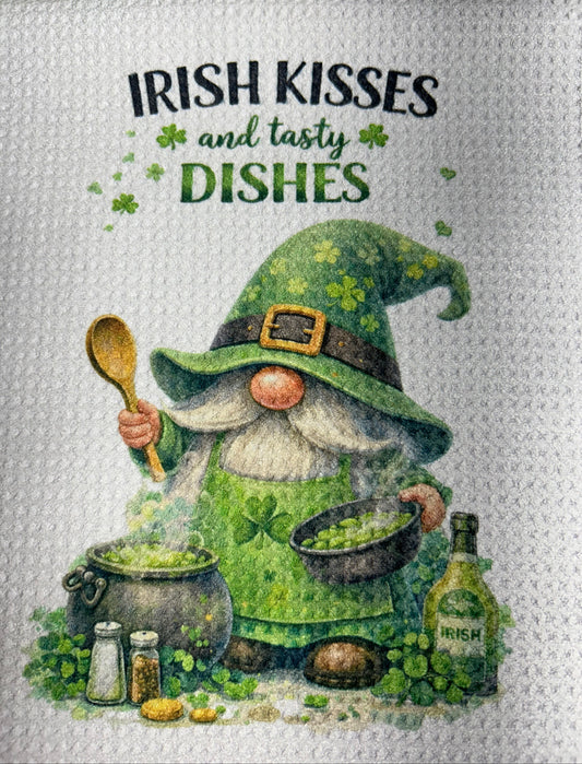 TOWELS - ST PATRICK'S GNOME IRISH KISSES