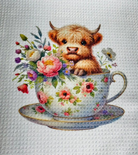TOWELS - HIGHLAND COW TEACUP SITTING IN FLORAL CUP