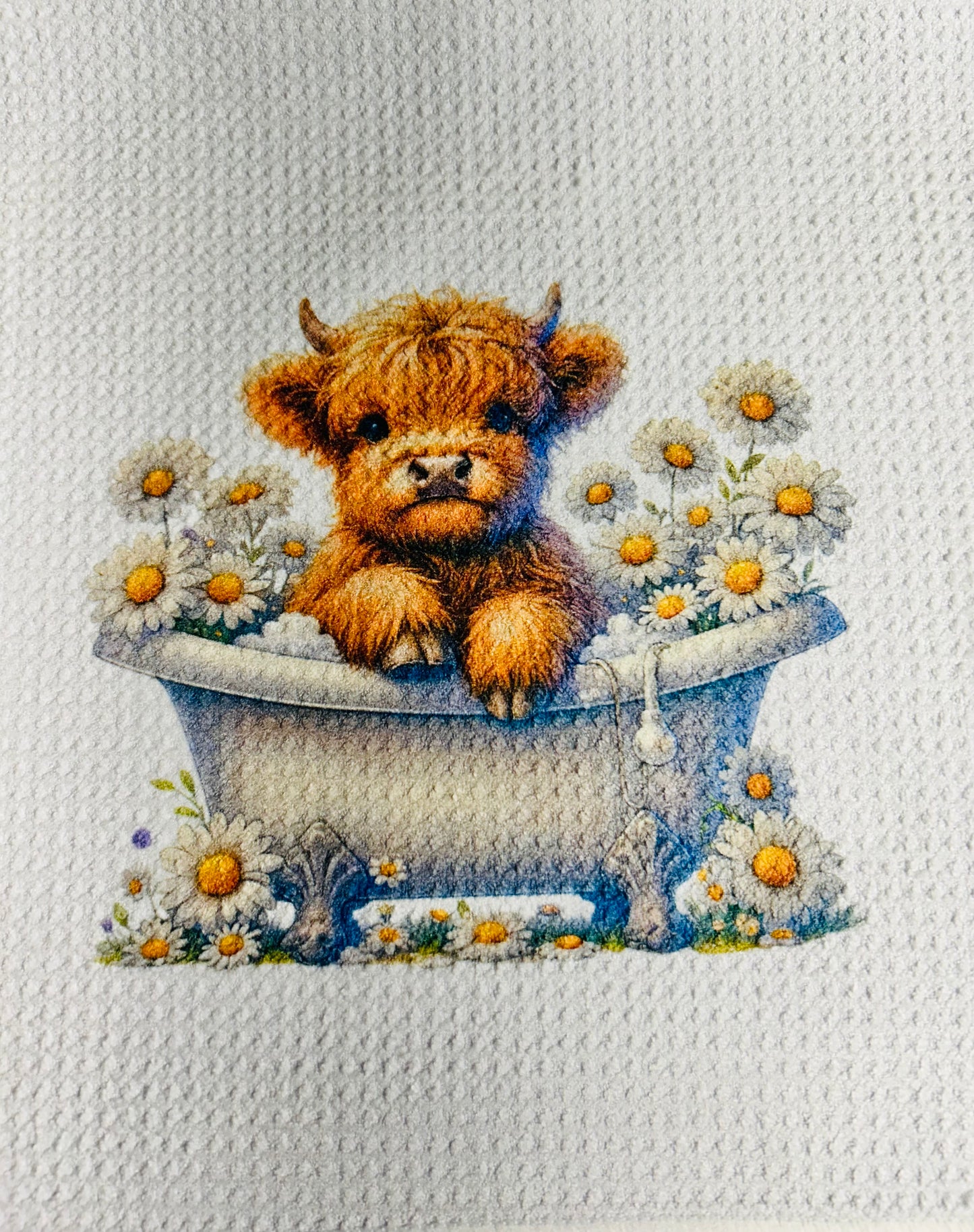 TOWELS - HIGHLAND COW FLOWERS BATHTUB WHITE